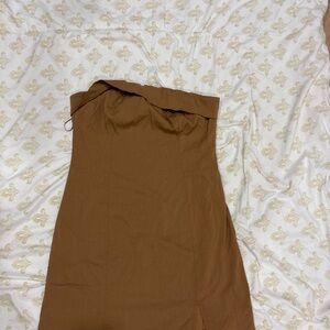 Le Lis Strapless Camel Brown Dress